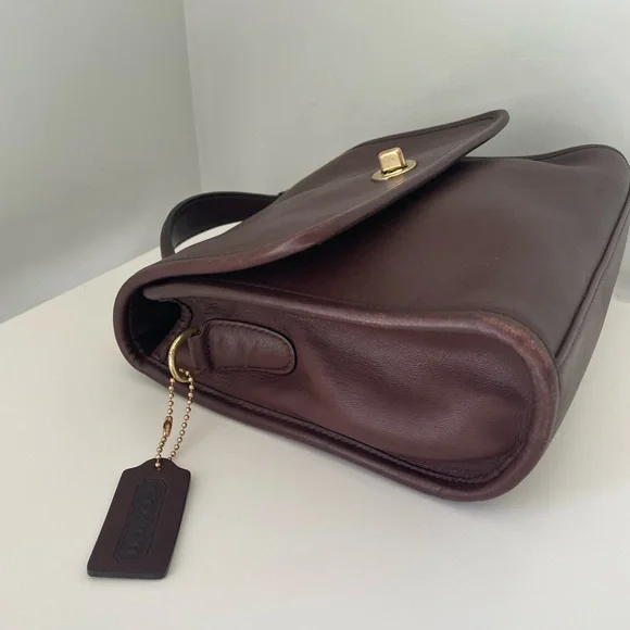 Vintage Coach Court Crossbody | 9870 - Brown Leather - Picture 4 of 16